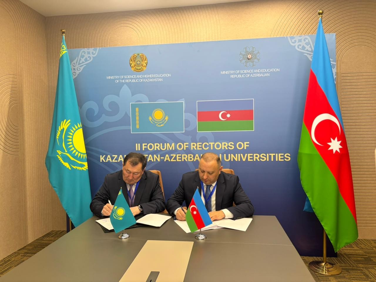 ADAU ilə Qazaxıstanın ali təhsil müəssisələri arasında memorandum imzalanıb - FOTOLAR